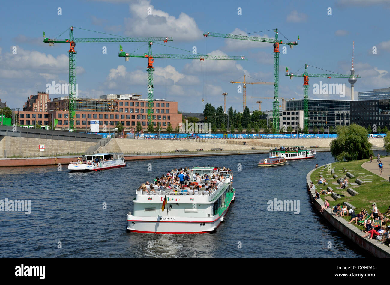 Excursion boat on the Spree river, Reichstagsufer, bank of the Reichstag, Spreebogen, bend in the Spree river Stock Photo