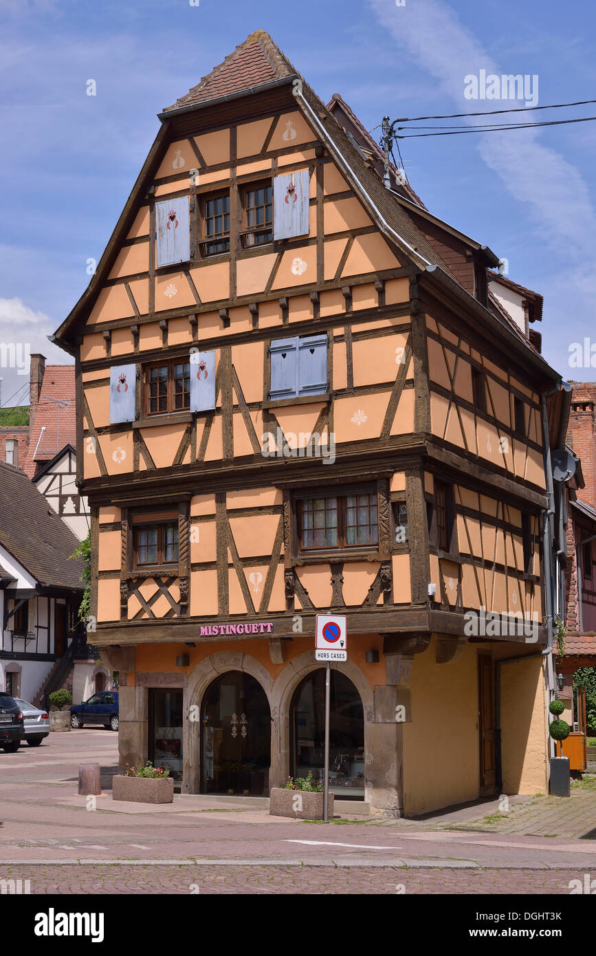 Half-timbered house, Alsace Wine Route, Oberehnheim, Alsace, France Stock Photo