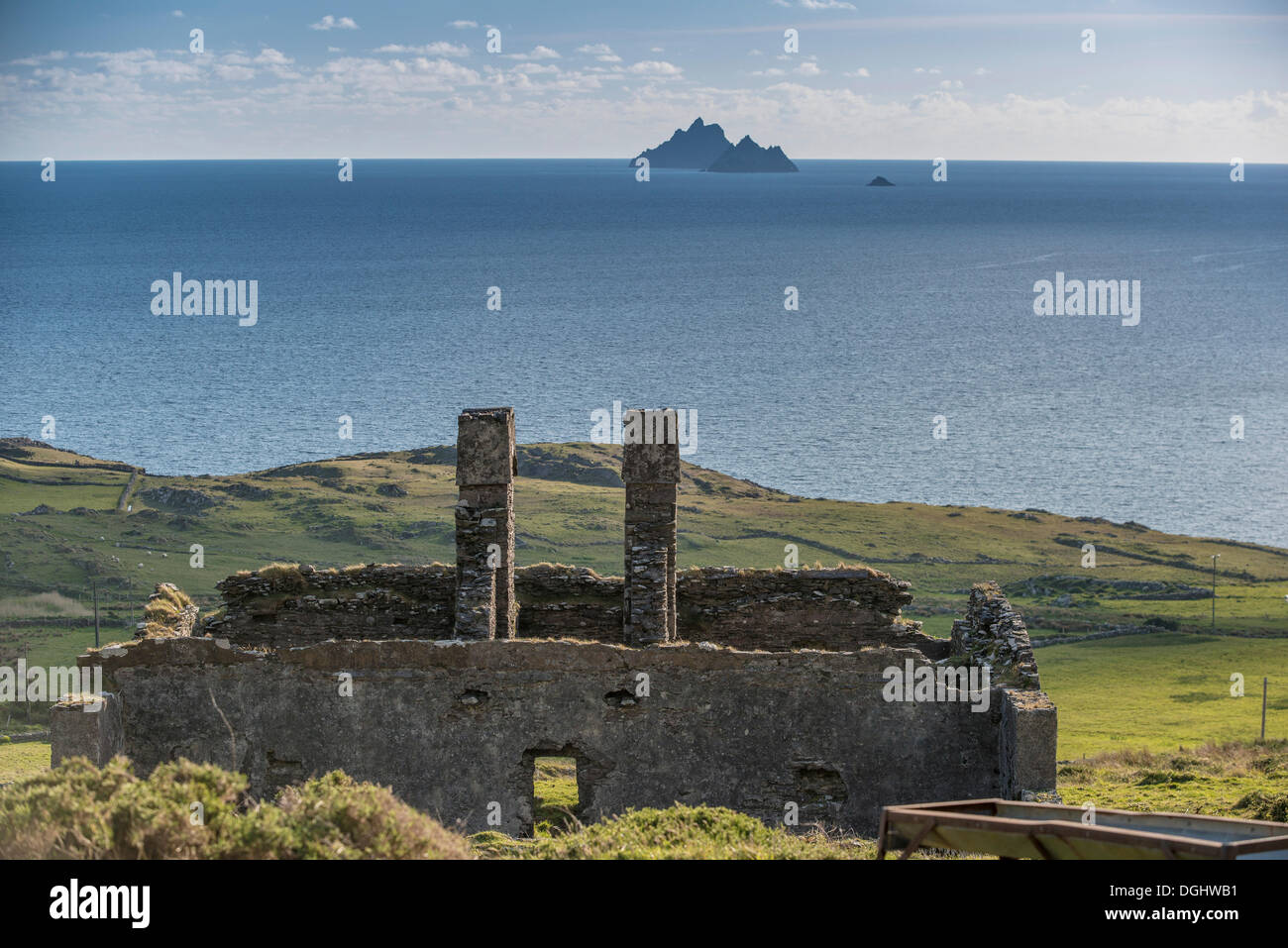 Ruins with a view of Skellig Michael or Great Skellig, Ring of Kerry, County Kerry, Republic of Ireland, Europe Stock Photo