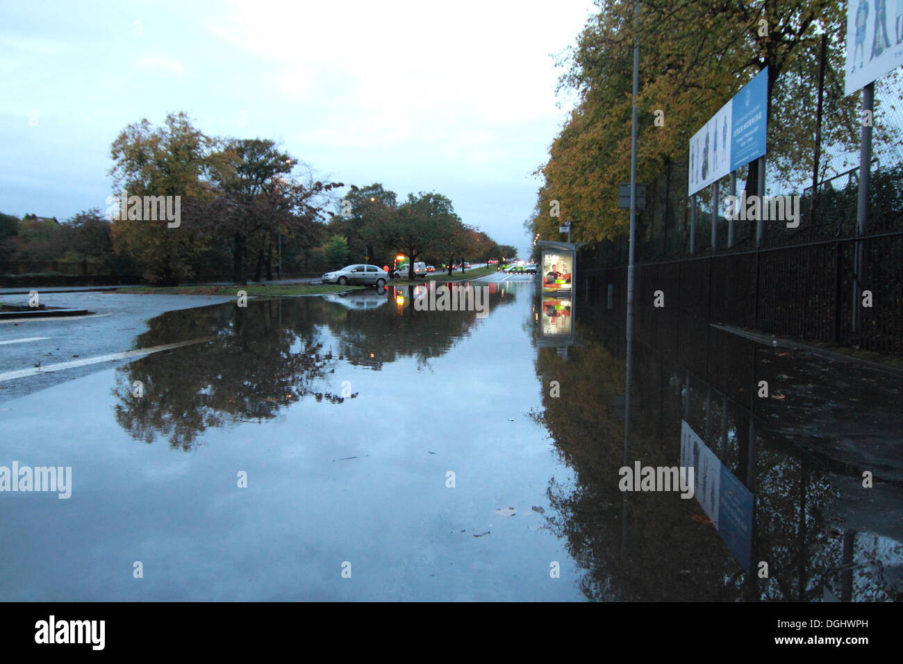 Glasgow, UK. 22nd Oct, 2013. Major flooding at A82 Great Western Road