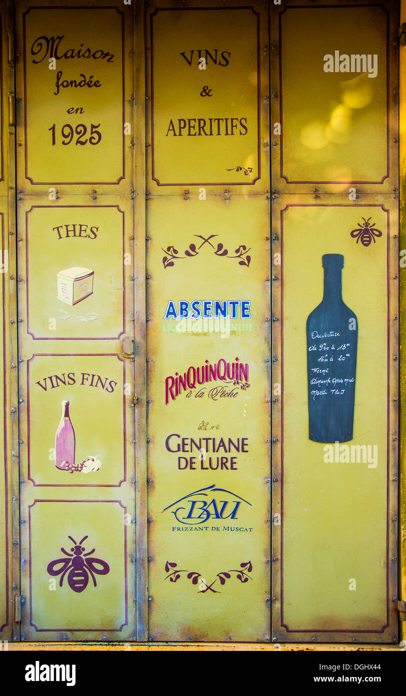 Liquor store exterior hires stock photography and images Alamy