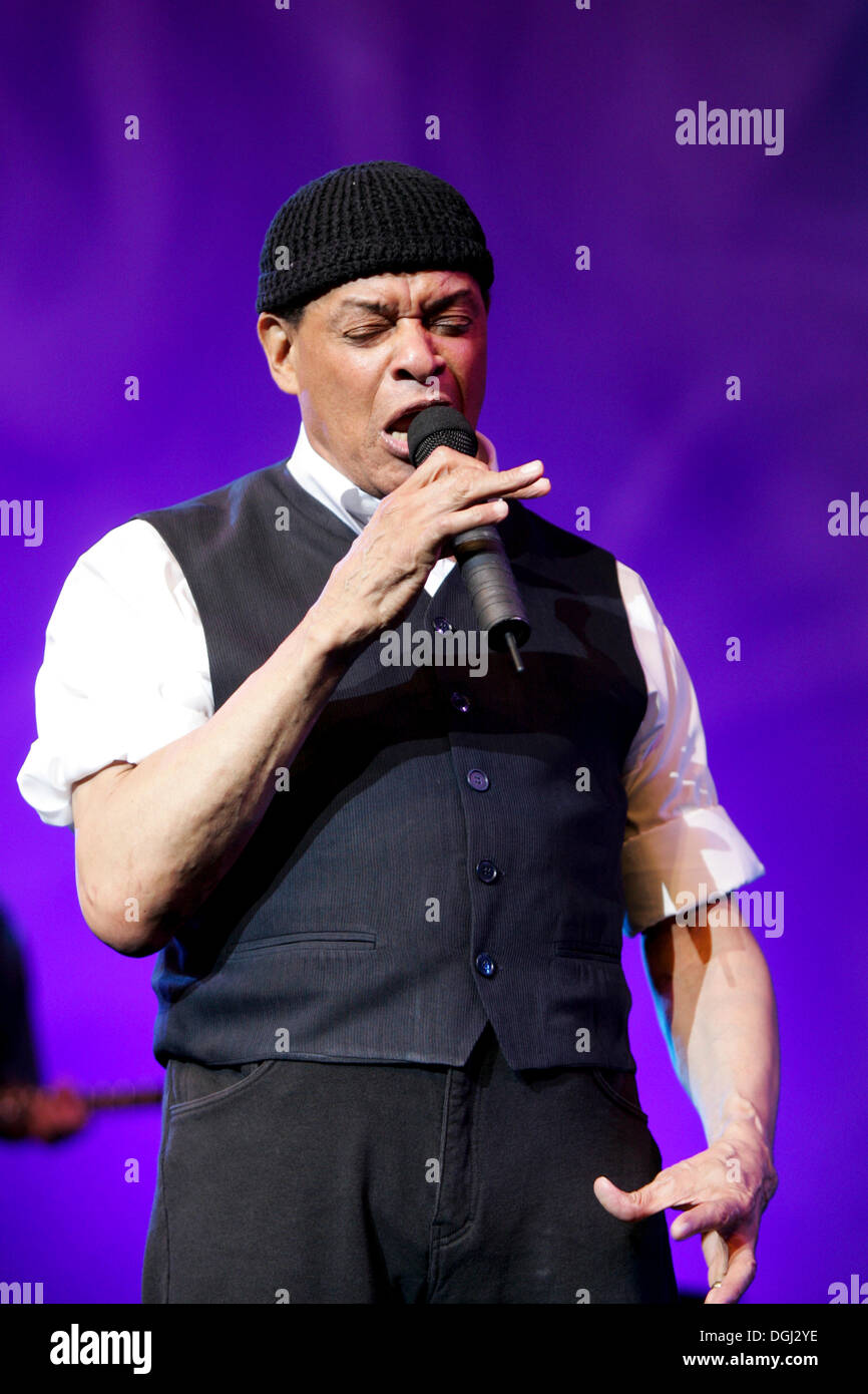 Al Jarreau, the US American jazz, pop and rhythm and blues singer and songwriter live at the Blue Balls Festival in the concert Stock Photo