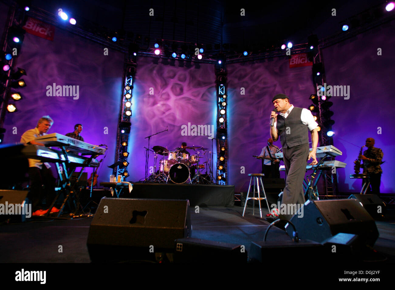 Al Jarreau, the US American jazz, pop and rhythm and blues singer and songwriter live at the Blue Balls Festival in the concert Stock Photo