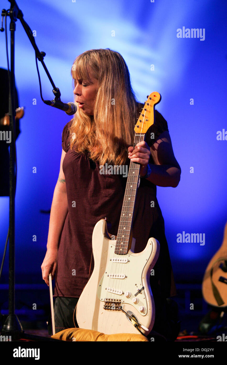 The U.S. songwriter and pop singer Rickie Lee Jones live at the Blue