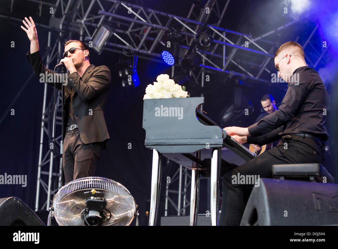 Singer Theo Hutchcraft and pianist Adam Anderson from the British synth