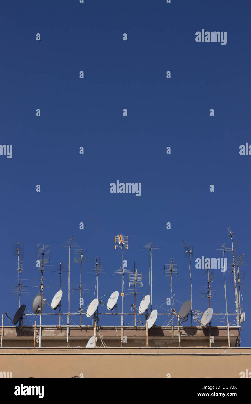 Satellite communication antennas hires stock photography and images
