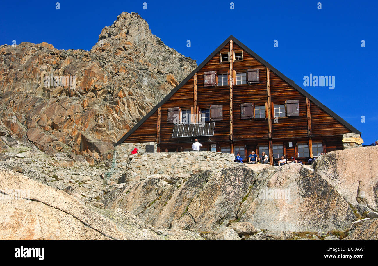 Hikers at the Orny-Huette alpine shelter of the the Swiss Alpine Club, Champex-Lac, Valais, Switzerland, Europe Stock Photo