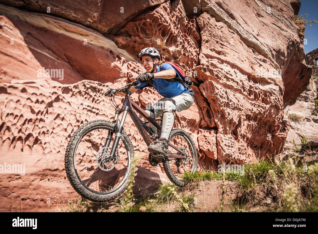 Next to rocks hi-res stock photography and images - Alamy