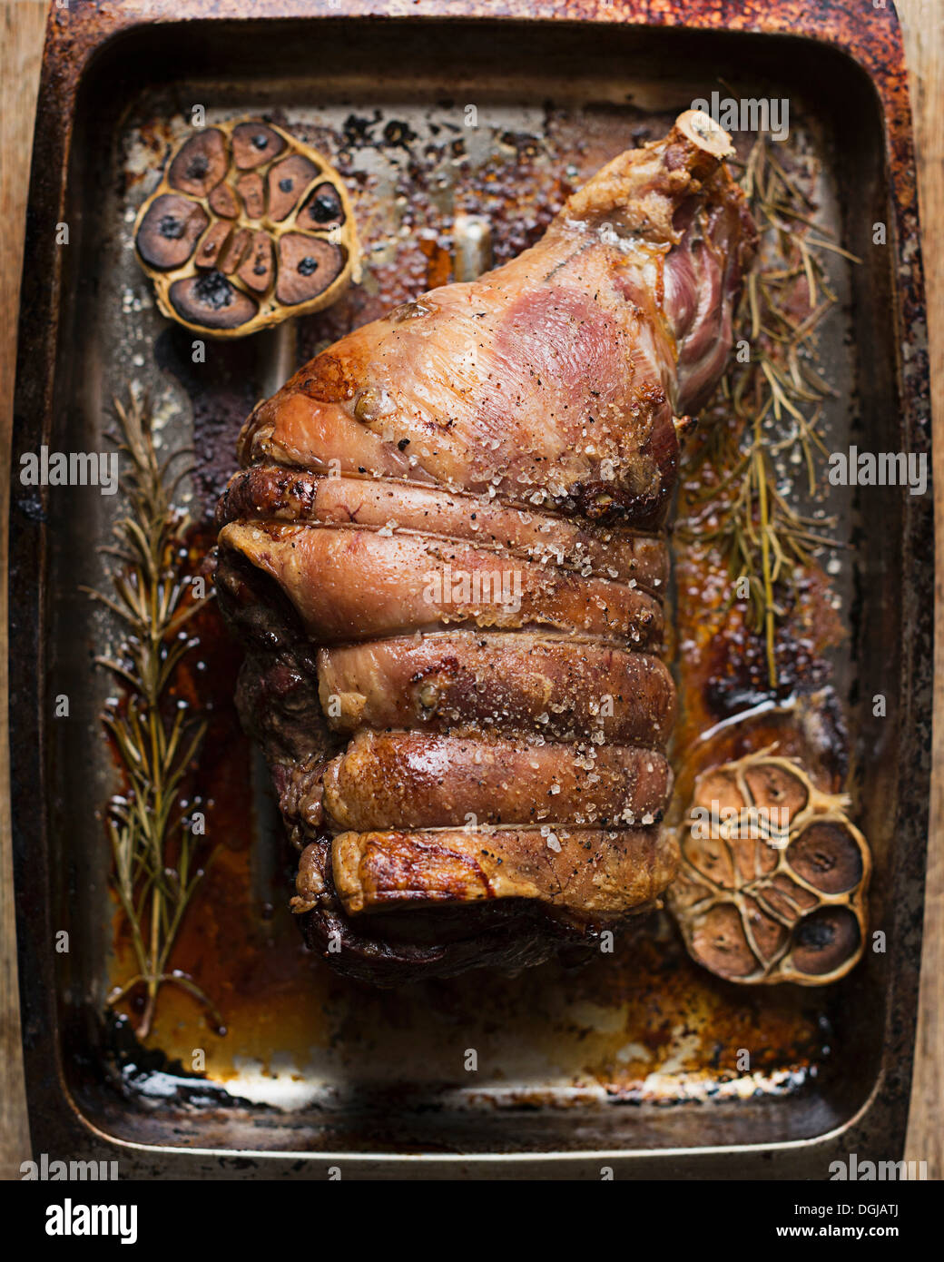 Leg of lamb hi-res stock photography and images - Alamy