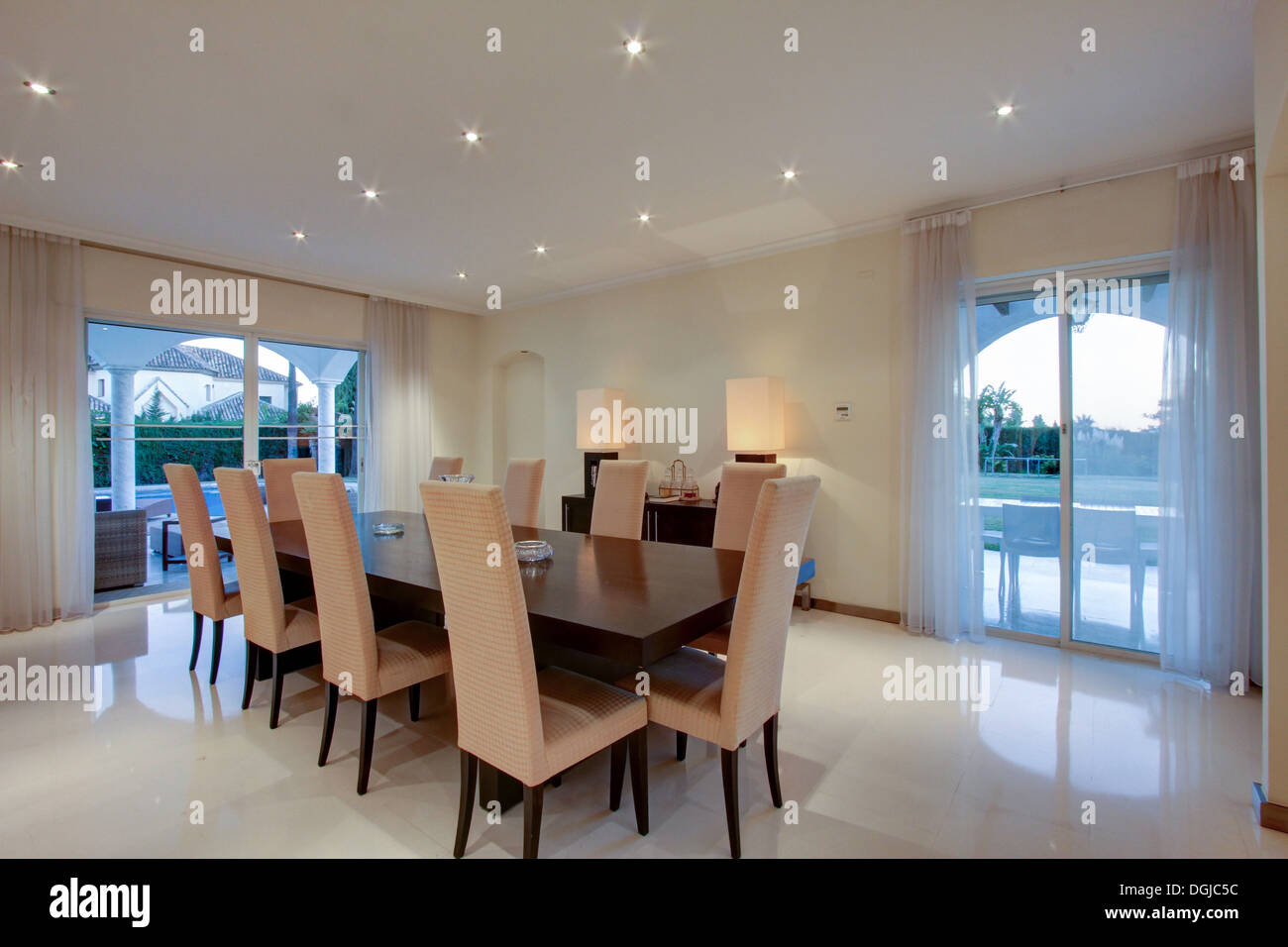 Luxury dining room in wealthy home Stock Photo - Alamy