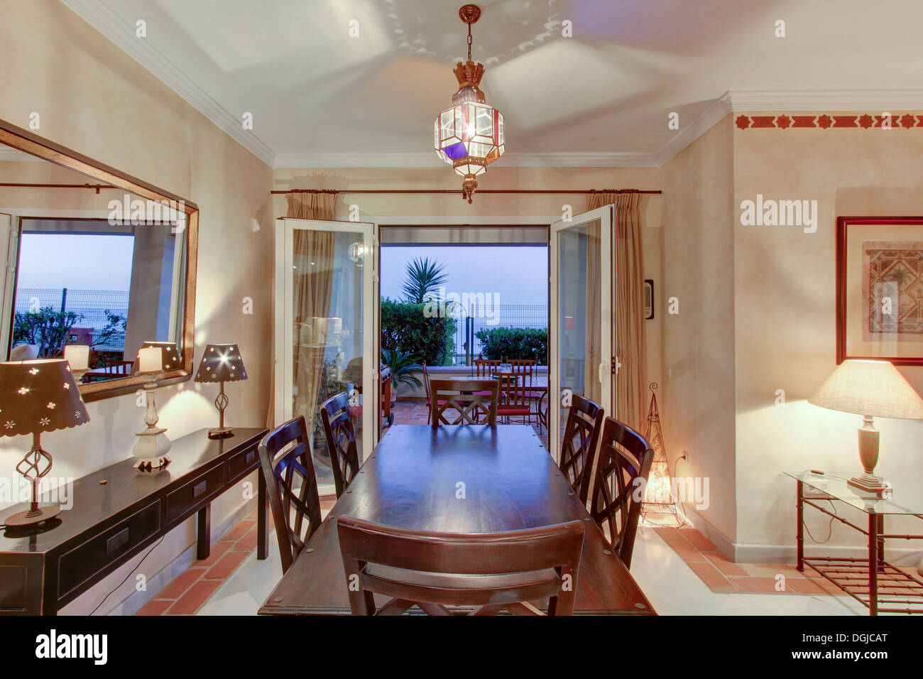 Luxury dining room in wealthy home Stock Photo - Alamy
