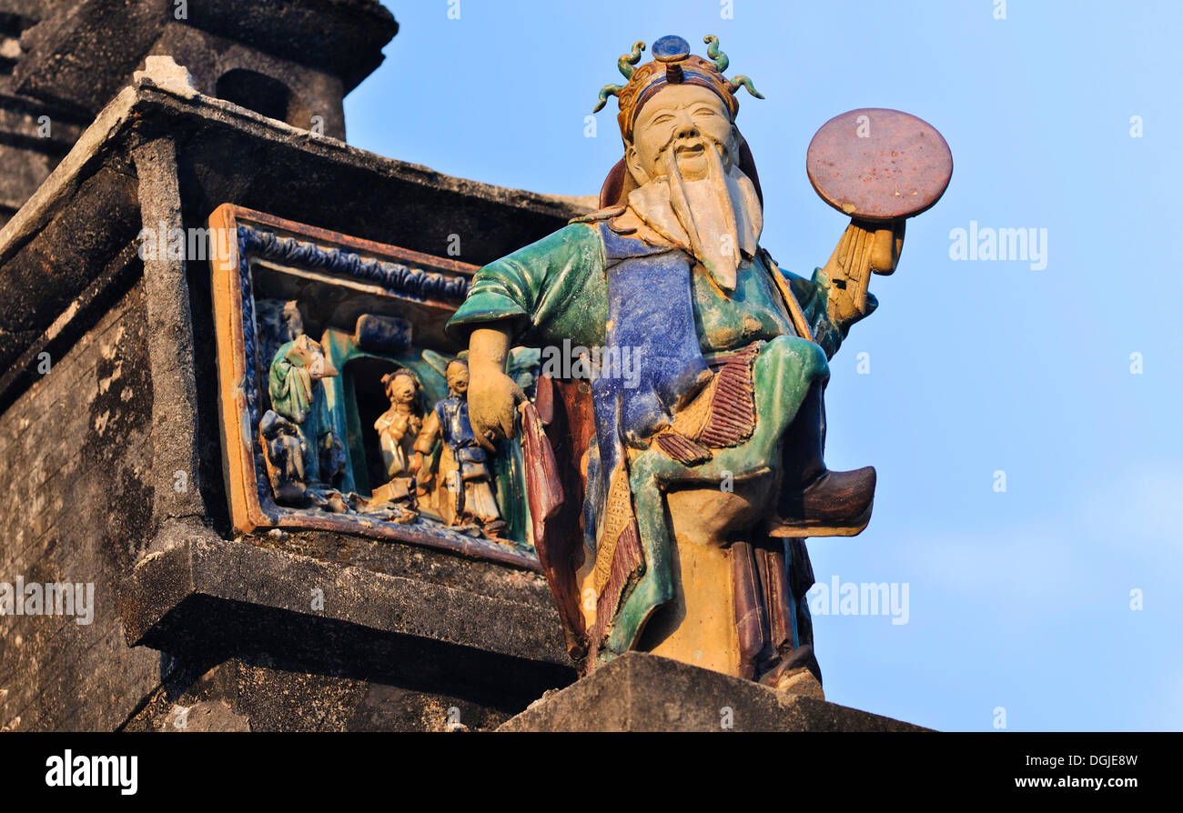 Figure on the Phuc Kien Assembly hall of the Chinese from Fujian, Hoi An, Vietnam, Southeast Asia Stock Photo