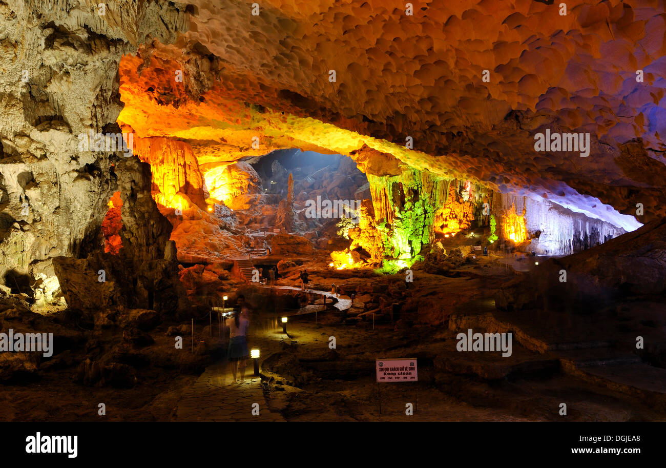 Hang Sung Sot, Cave of Surprises, stalactite cave in Halong Bay, Vietnam, Southeast Asia Stock Photo