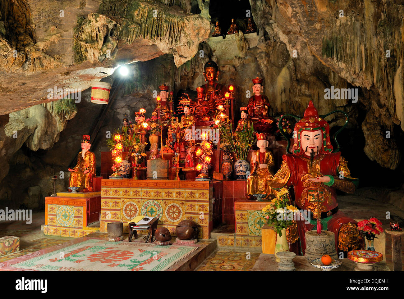 Altar in the Chua Ban Long, pagoda near Ninh Binh, dry Halong Bay, Vietnam, Southeast Asia Stock Photo
