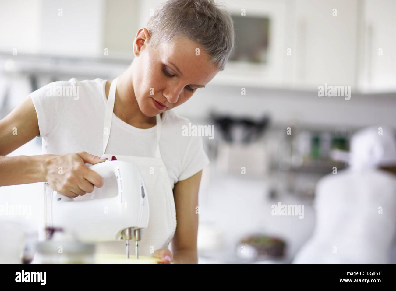 Electric whisk hires stock photography and images Alamy