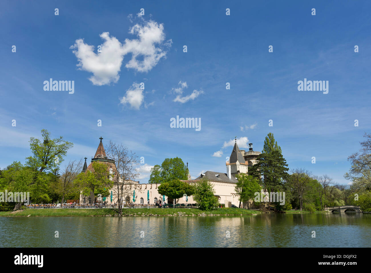 Schlossteich pond with Franzensburg Castle, Laxenburg, Lower Austria, Austria Stock Photo
