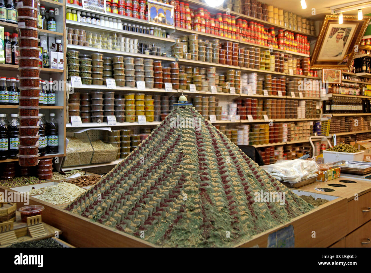 Spices, spice shop in the Old City of Jerusalem ...
