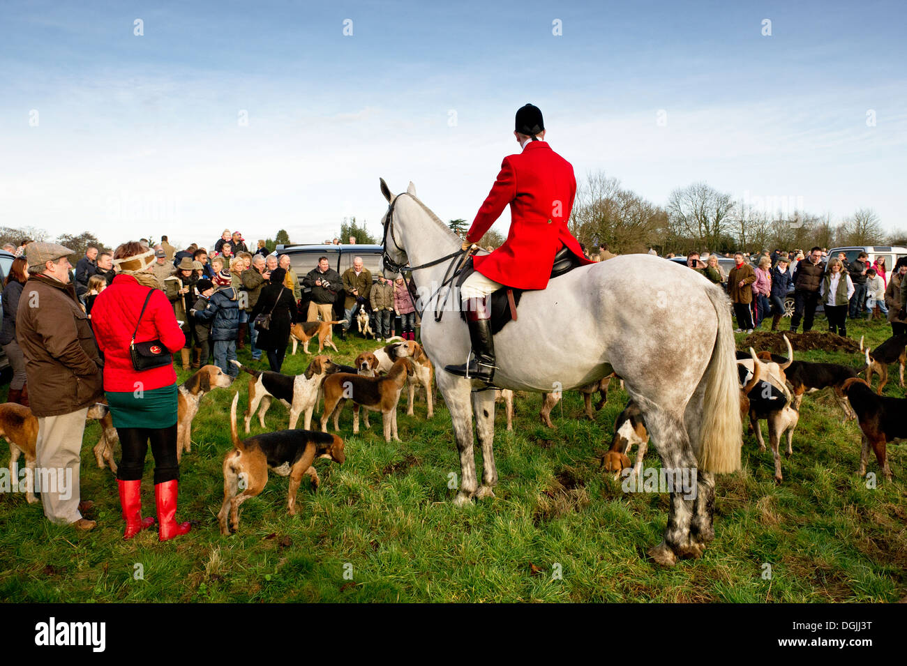 The Essex Hunt gather in Matching Green village for their traditional