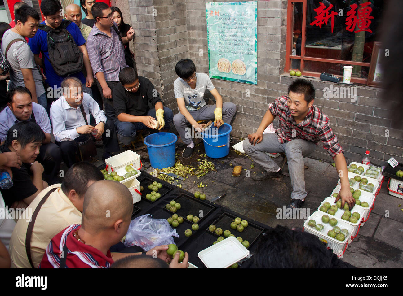 Walnut gamblers at the market of Tianjiao, Tianjiao Markt, Beijing, China, People's Republic of China Stock Photo