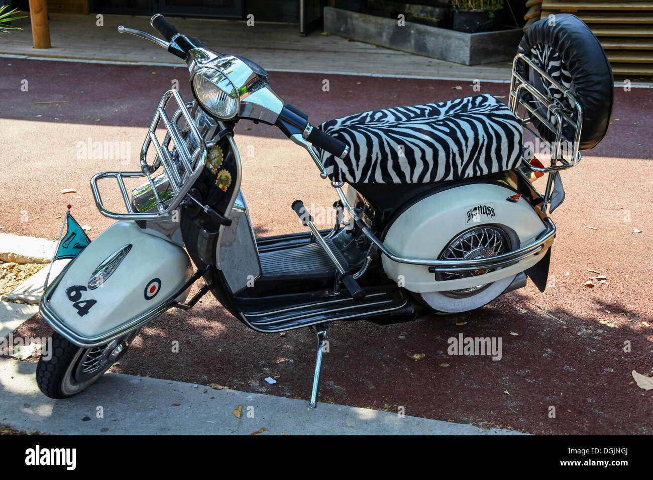 A Peugeot speedfight 2 french scooter parked on the seafront Santorini  greece Stock Photo - Alamy