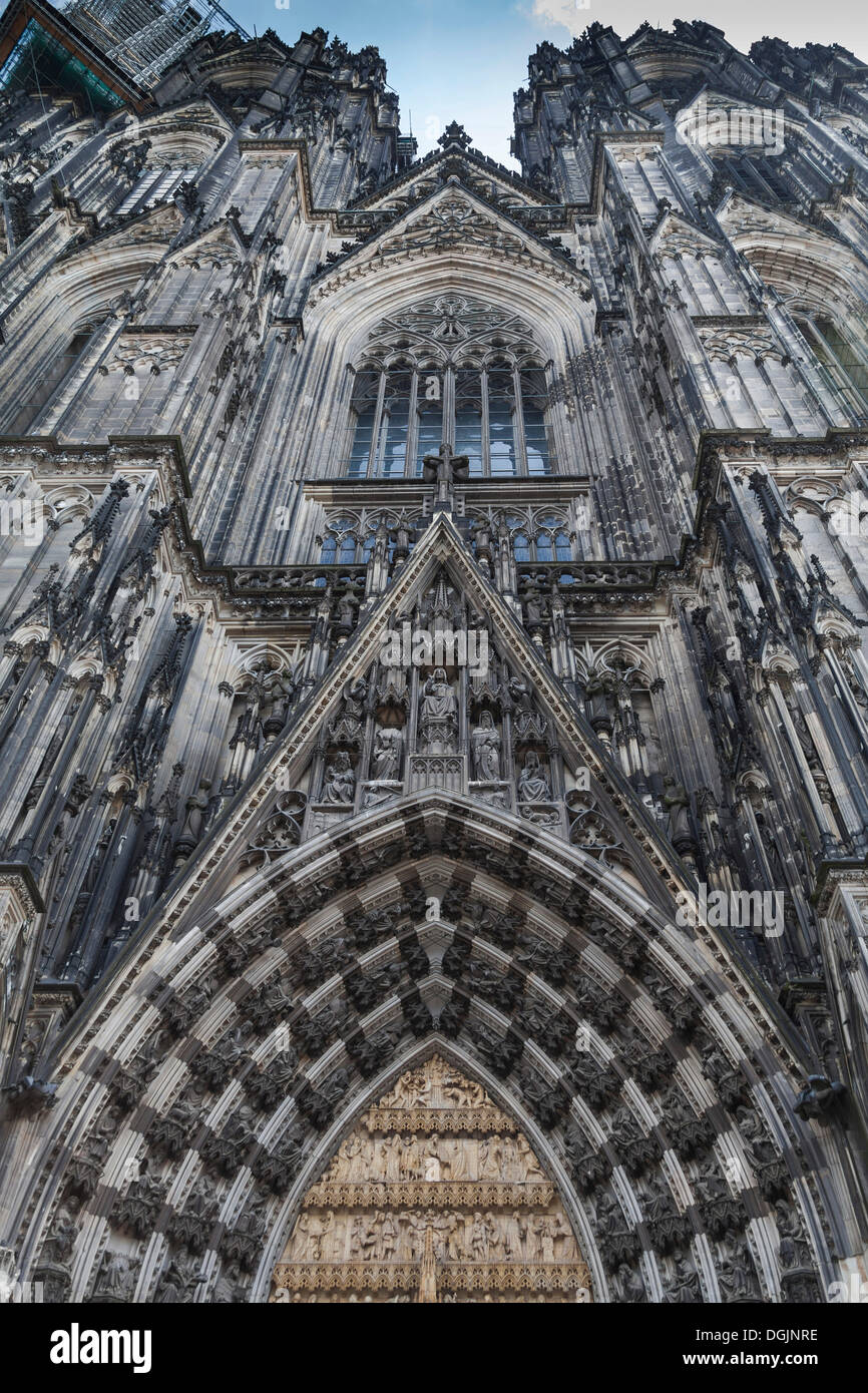 Main portal of the west facade of the cologne cathedral hires stock