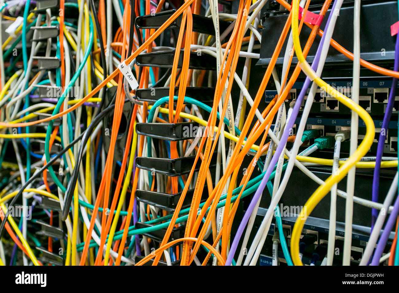 Cable Tangled Wires Stock Photos & Cable Tangled Wires Stock Images Alamy