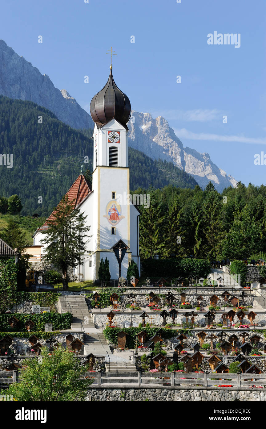 Municipality of Grainau, Zugspitze mountain at the back, Johanneskirche Church, Werdenfelser Land region, Upper Bavaria, Bavaria Stock Photo