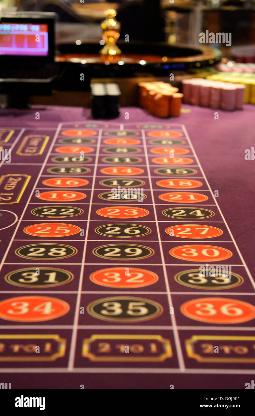 Roulette table hires stock photography and images Alamy