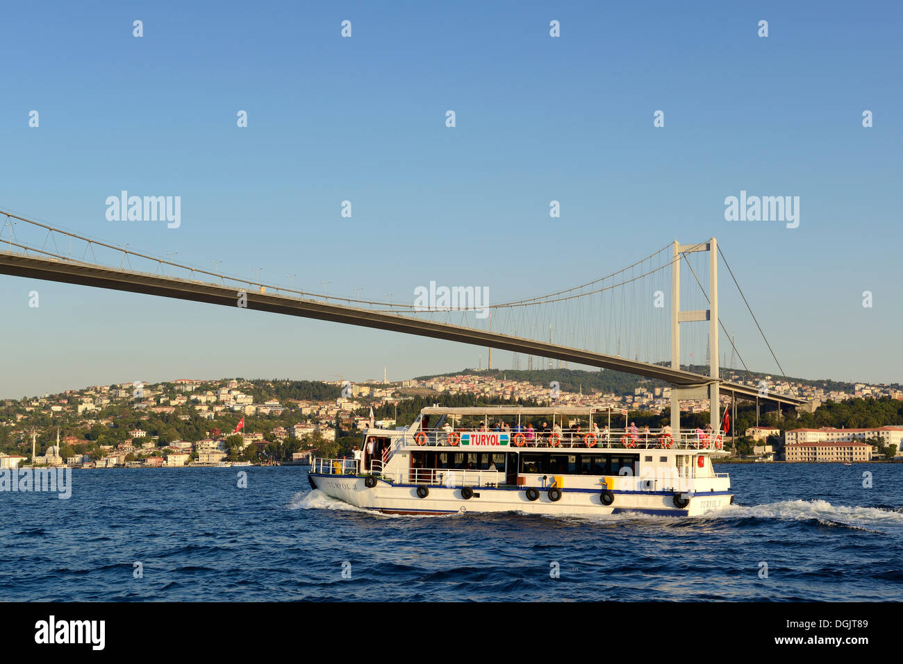 Ferry on the Bosphorus, Bosphorus Bridge, Asian shore, seen from Ortakoey, Istanbul, European side, Istanbul Province, Turkey Stock Photo