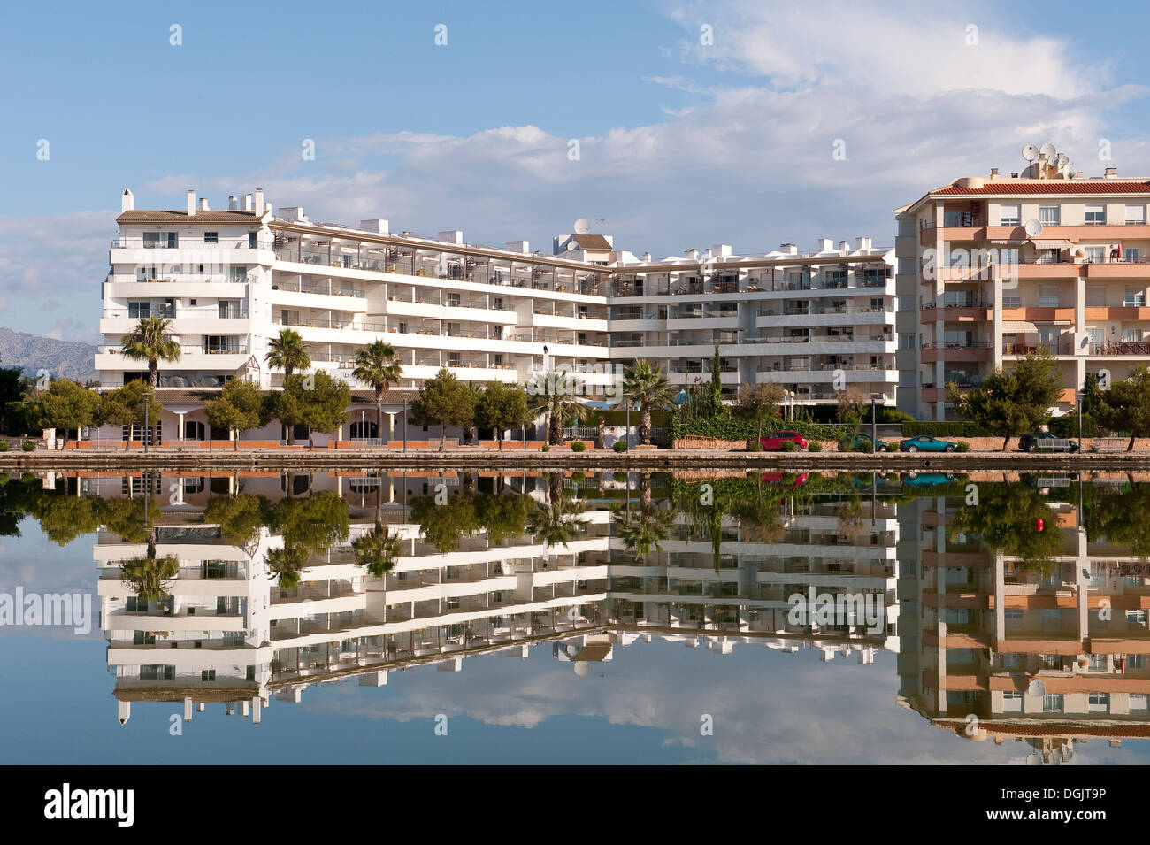 Resorts apartments hi-res stock photography and images - Alamy