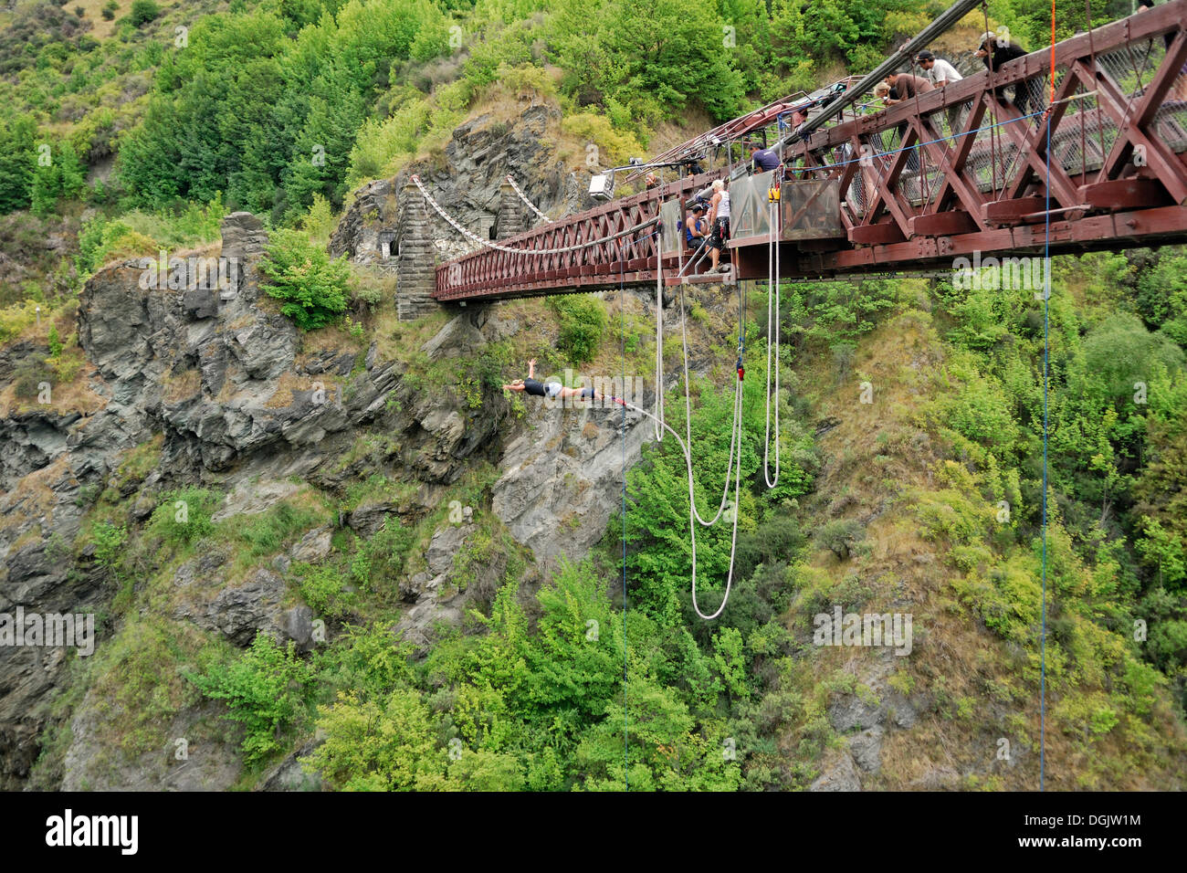 Bungee jumping from the historic suspension bridge over the Kawarau ...