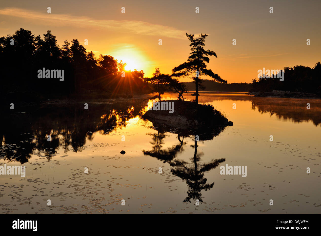 Sunrise on MacGregor Bay Whitefish Falls Ontario Canada Stock Photo Alamy