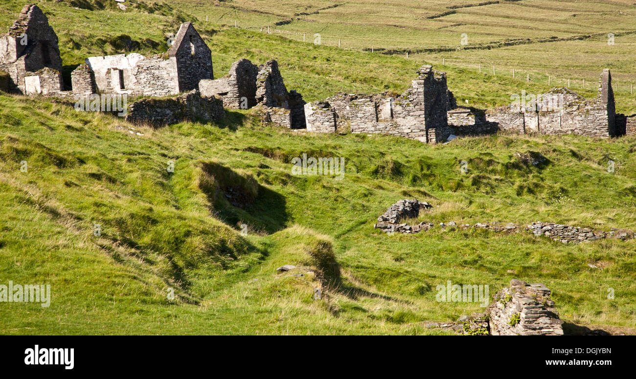 Ruins of an abandoned village on Gt Blasket island off the Dingle Peninsular Stock Photo