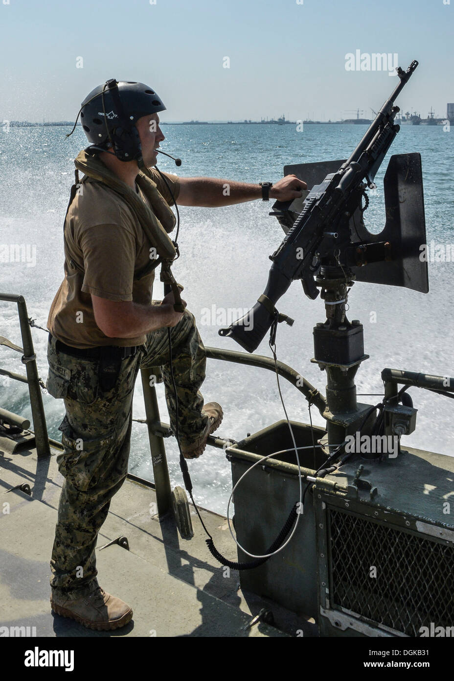 Naval gun system hi-res stock photography and images - Alamy