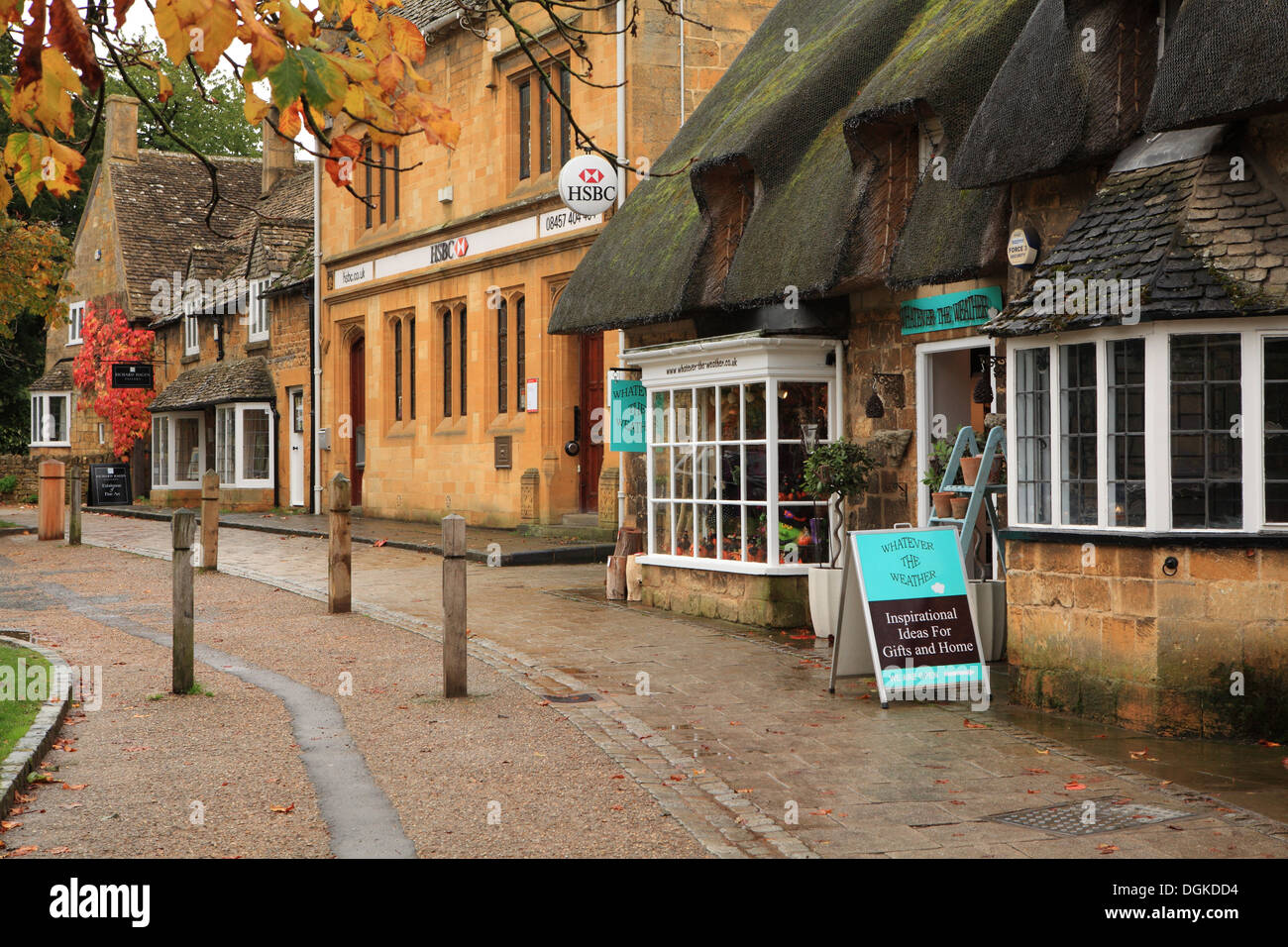 High street broadway worcestershire england uk hi-res stock photography ...