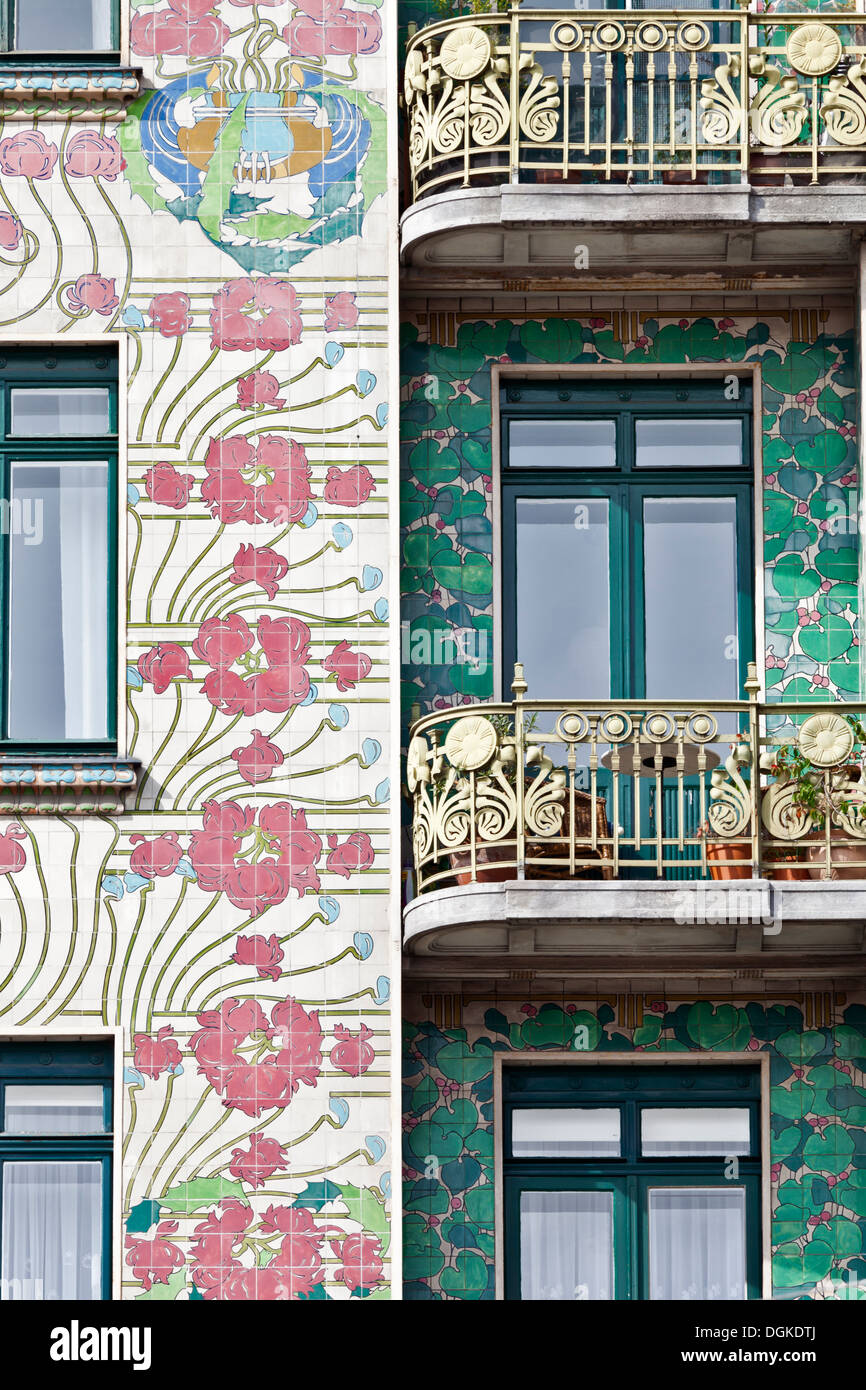 Jugendstil facade of Otto Wagner's Majolikahaus  House at No. 40 Linke Wienzeile in Vienna. Stock Photo