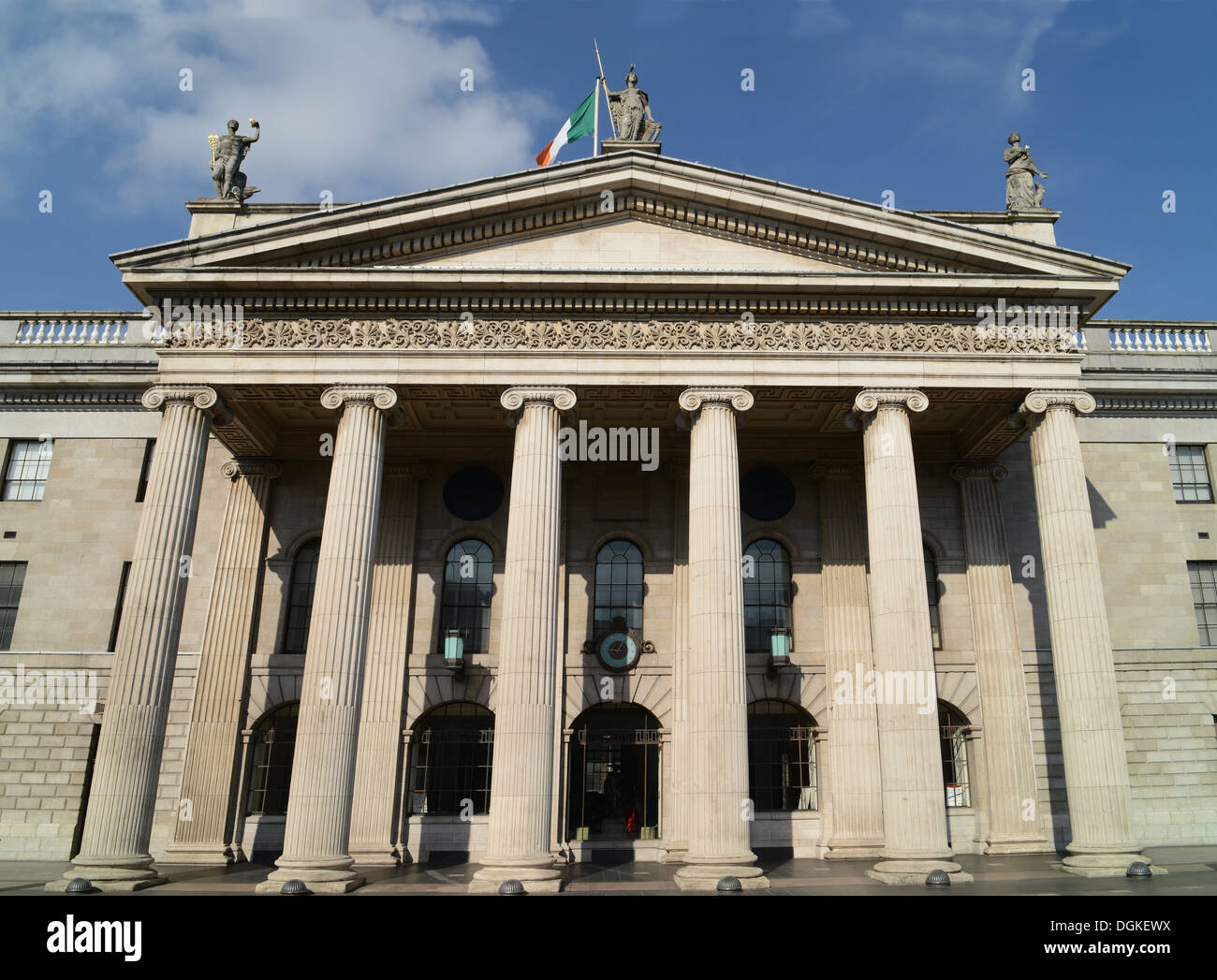 At the gpo in dublin hires stock photography and images Alamy