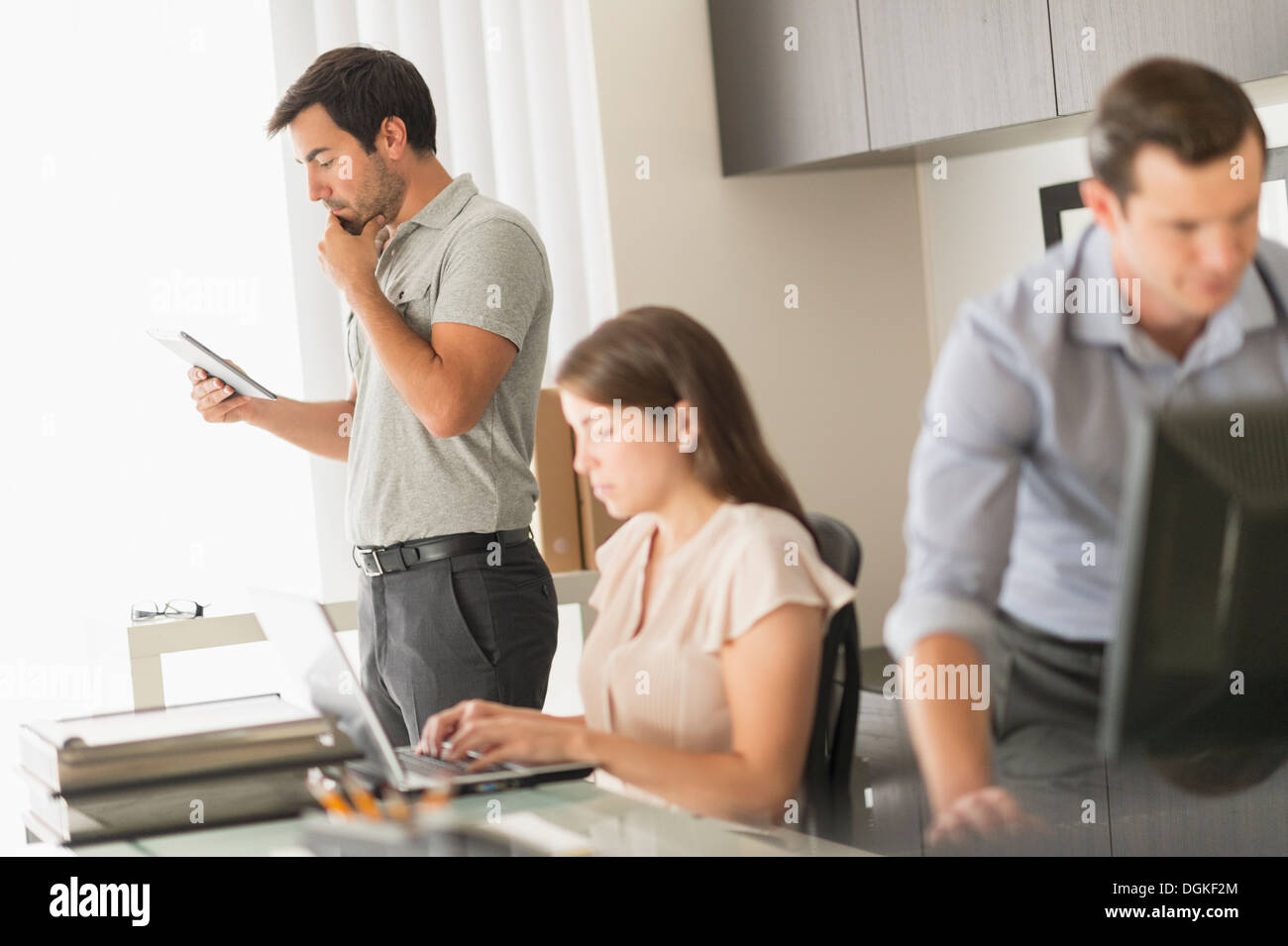 Business people working in office hi-res stock photography and images ...
