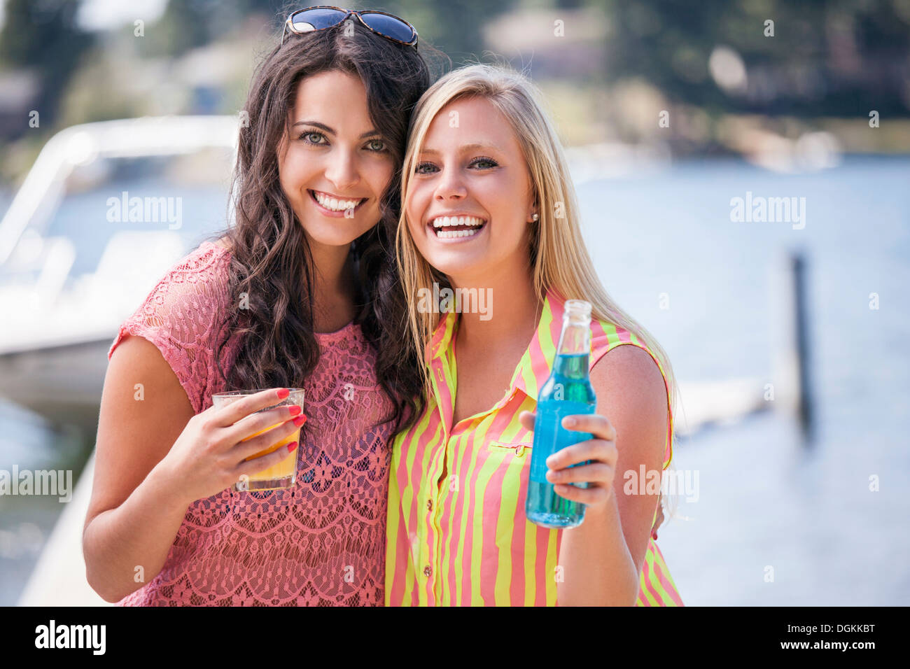 Women posing close together hi-res stock photography and images - Alamy