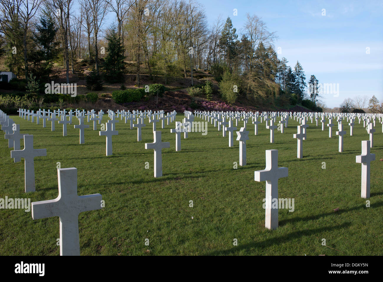 Marble crosses, headstones, at the Aisne-Marne American Cemetery and Memorial, First World War, battle in the forest of Belleau Stock Photo