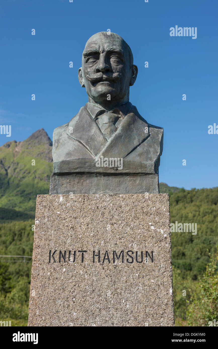 Monument for Knut Hamsun, bronze bust on a stone plinth, Ortsteil Hamsund, Kommune Hamarøy, Nordland, Northern Norway, Norway Stock Photo