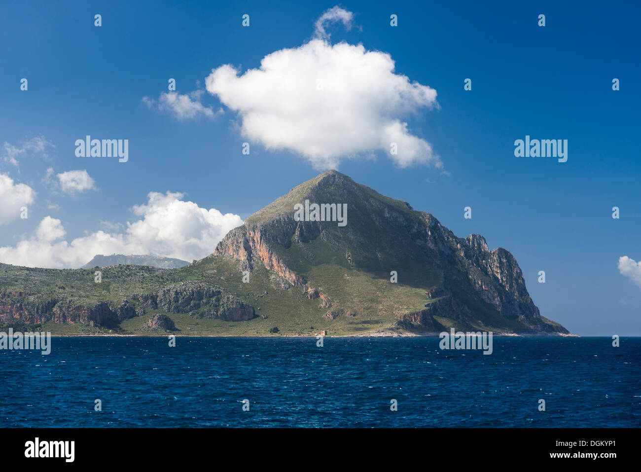 Coast with Monte Cofano, rock city of Erice at back, Naturreservat Monte Cofano, Provinz Trapani, Sicily, Italy Stock Photo