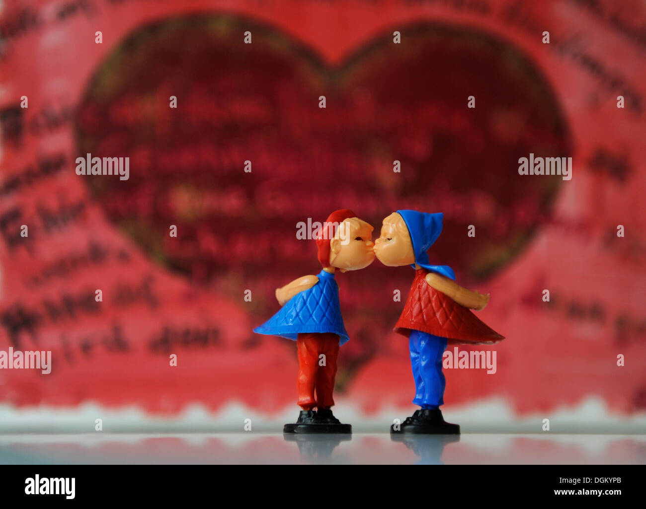Kissing figures, symbolic image for love, partnership, marriage Stock Photo