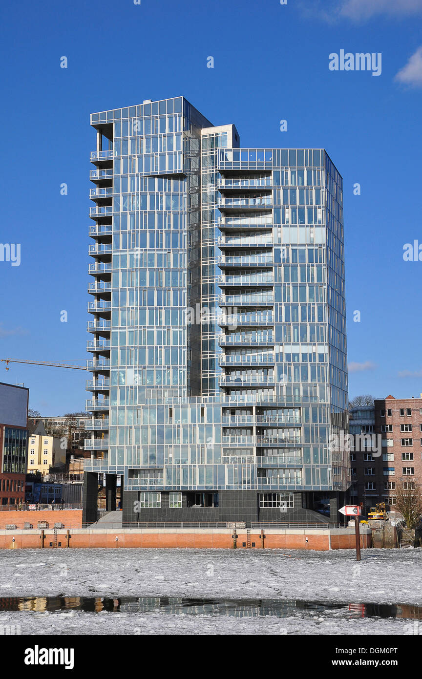 High rise building in hamburg altona hi-res stock photography and ...