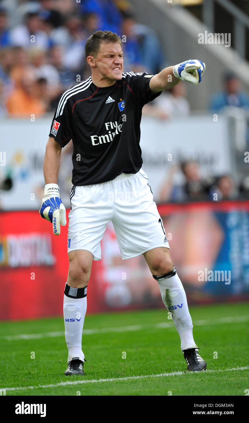 Frank Rost, goalkeeper of HSV, Hamburger SV football club, agitated, shouting, conducting defence Stock Photo