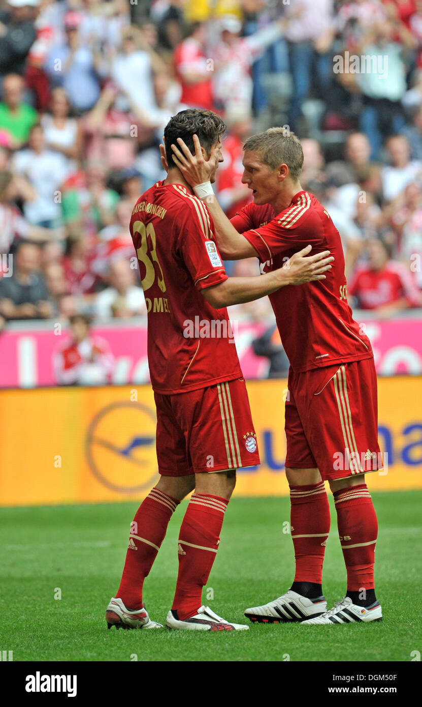 Bastian schweinsteiger mario gomez fc hi-res stock photography and images -  Alamy