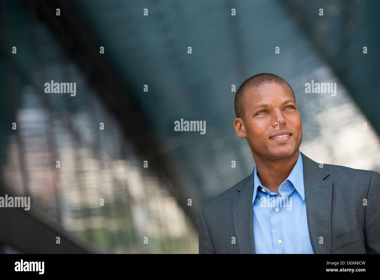 Unbuttoned suit jacket hires stock photography and images Alamy