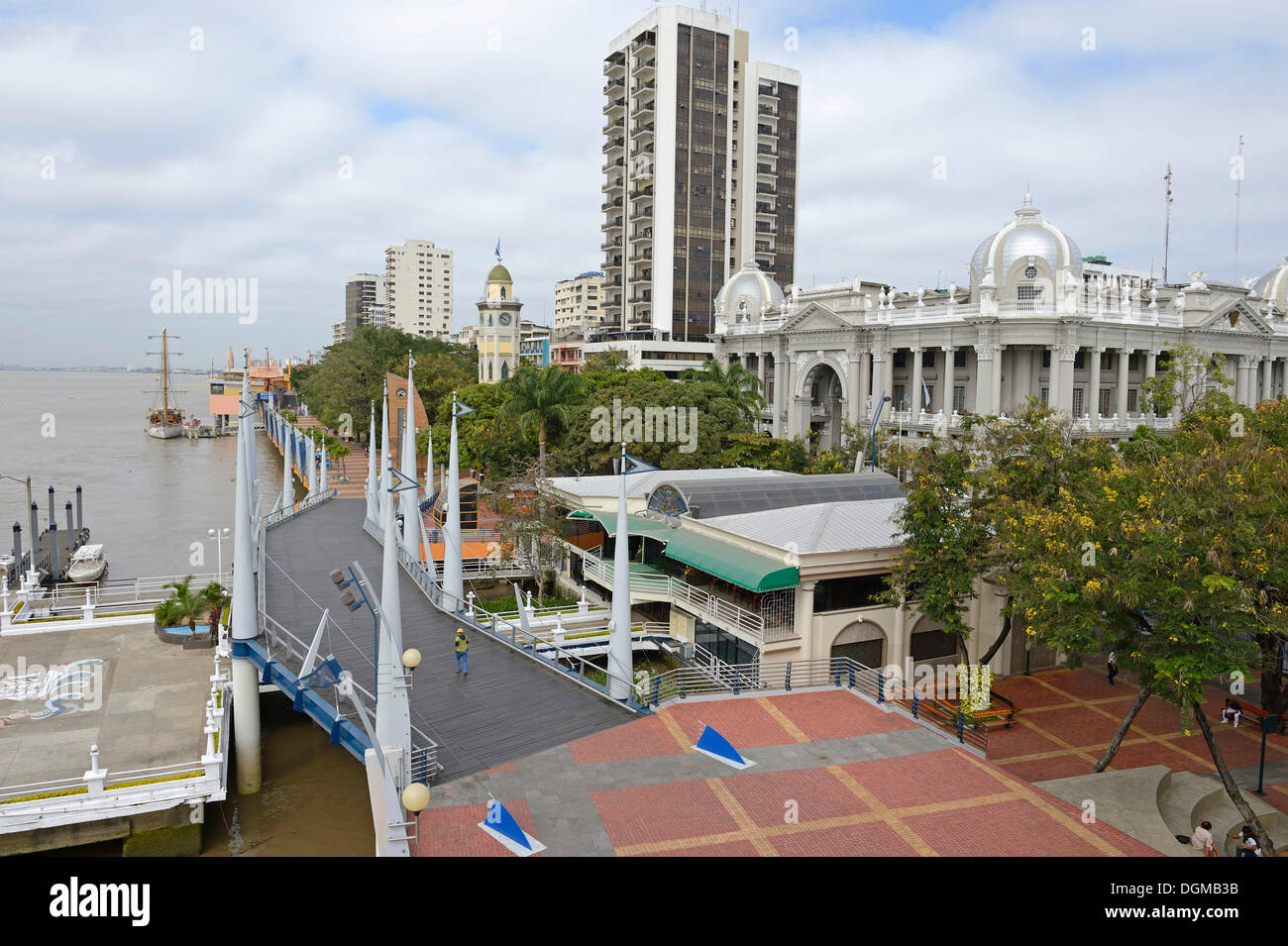 View of the waterfront of Park Malecon on the banks of Rio Guayas, Guayaquil, Ecuador, South America Stock Photo