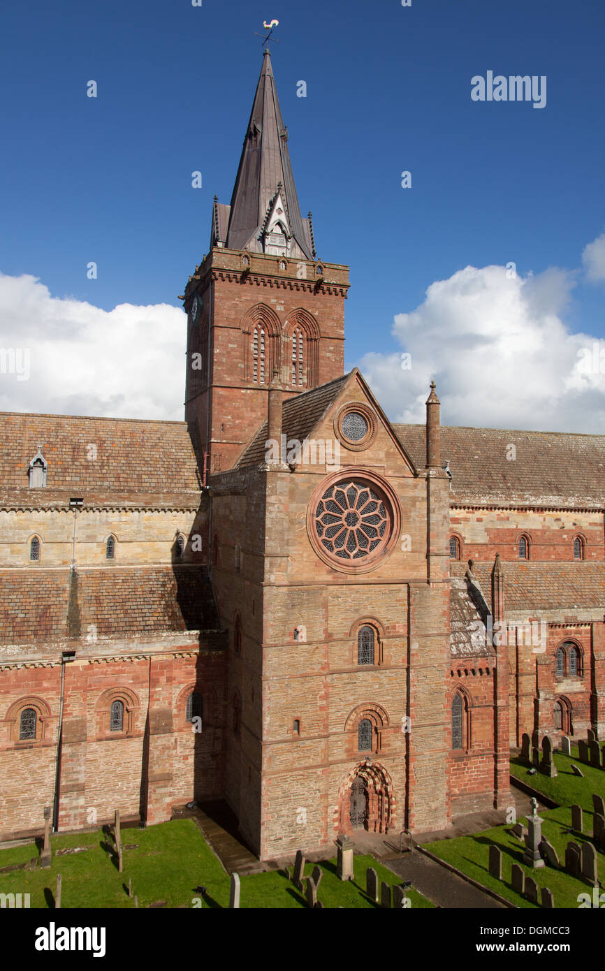 Islands of Orkney, Scotland. Picturesque view of the south transept and tower of Kirkwall’s St Magnus Cathedral. Stock Photo