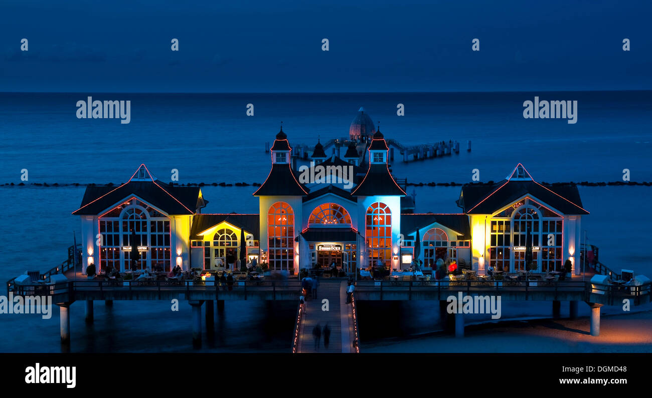 sellin-pier-with-a-diving-bell-sellin-island-of-ruegen-mecklenburg